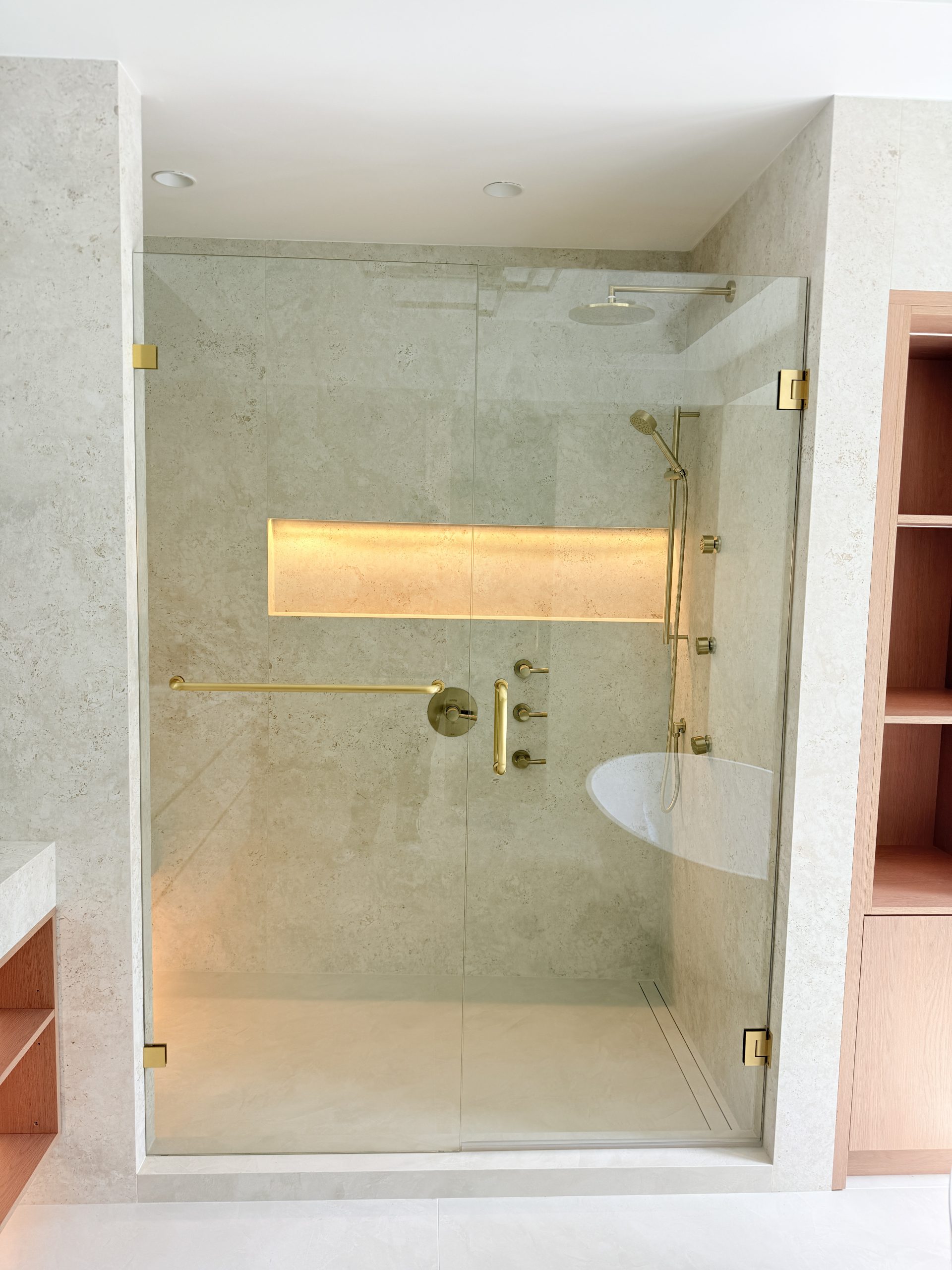 Frameless Shower Suite